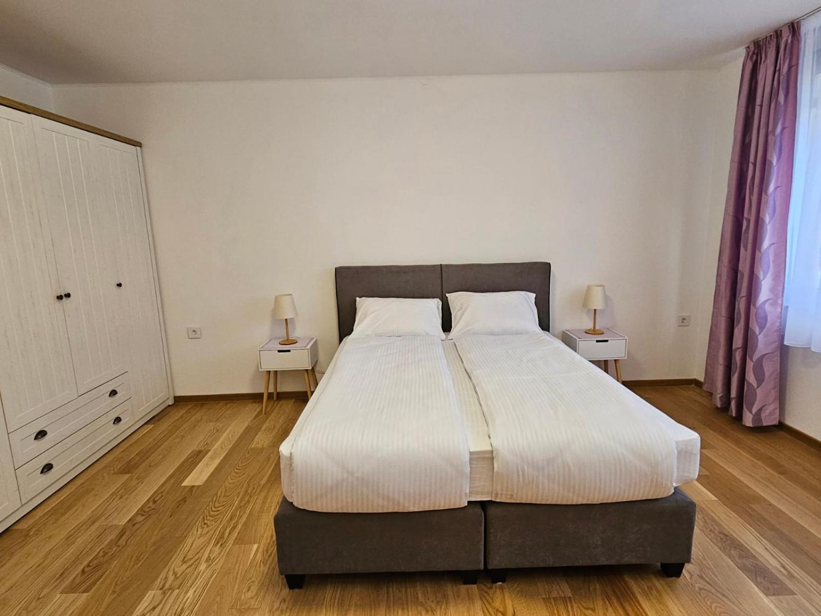 Apartman Centar Bulevar Ex Sa Garazom Banja Luka Exteriör bild