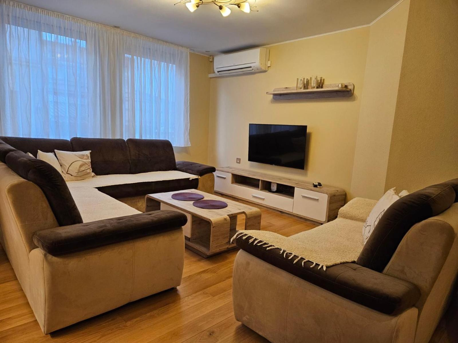 Apartman Centar Bulevar Ex Sa Garazom Banja Luka Exteriör bild