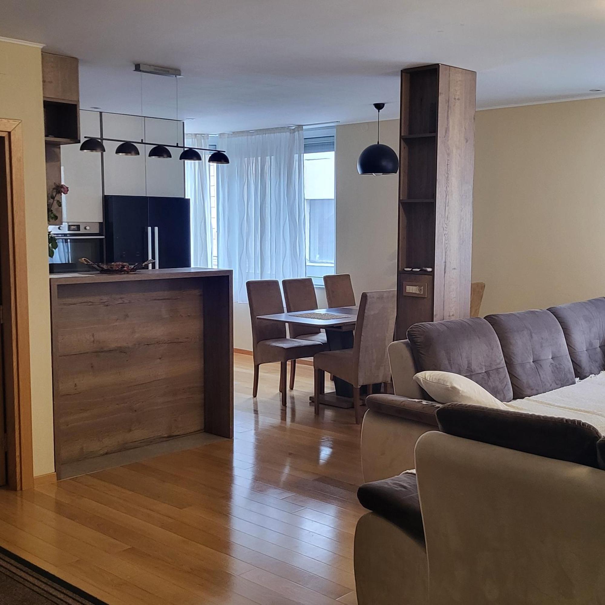 Apartman Centar Bulevar Ex Sa Garazom Banja Luka Exteriör bild